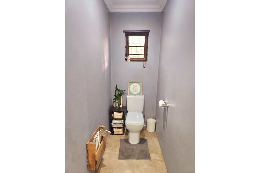 5 Bedroom Property for Sale in Safari Gardens North West
